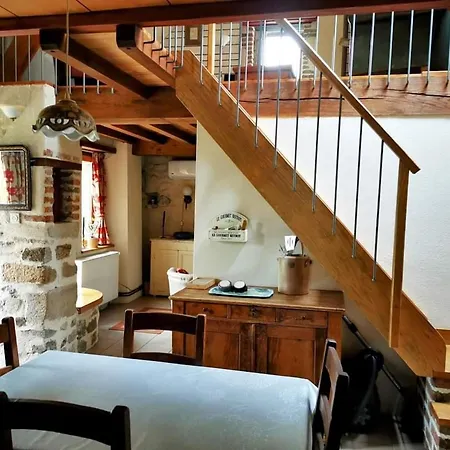 Du Domaine Des Garde-bousset * La Cellette (Puy-de-Dome)